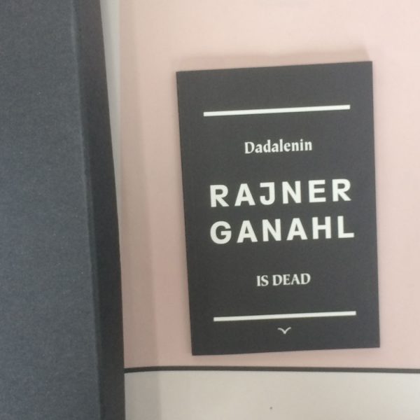 Rajner Ganahl, Dadalenin is dead, Kassette mit Offsetdrucken, 2013